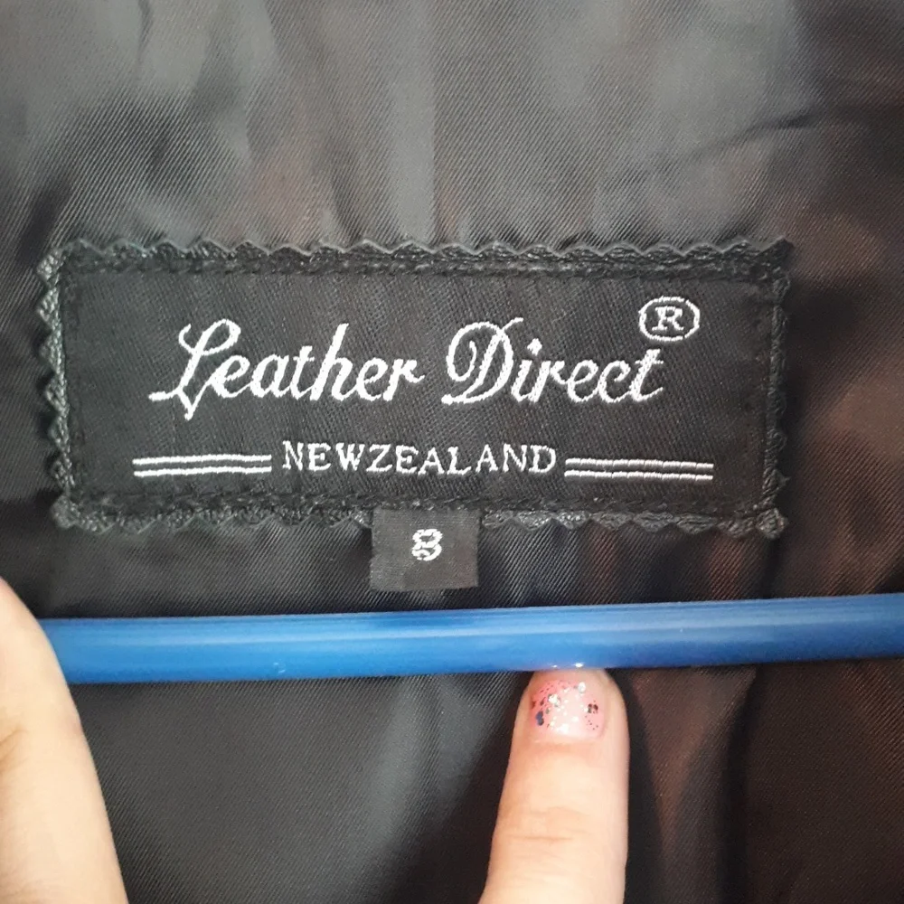leather jacket - Picture 2 of 6